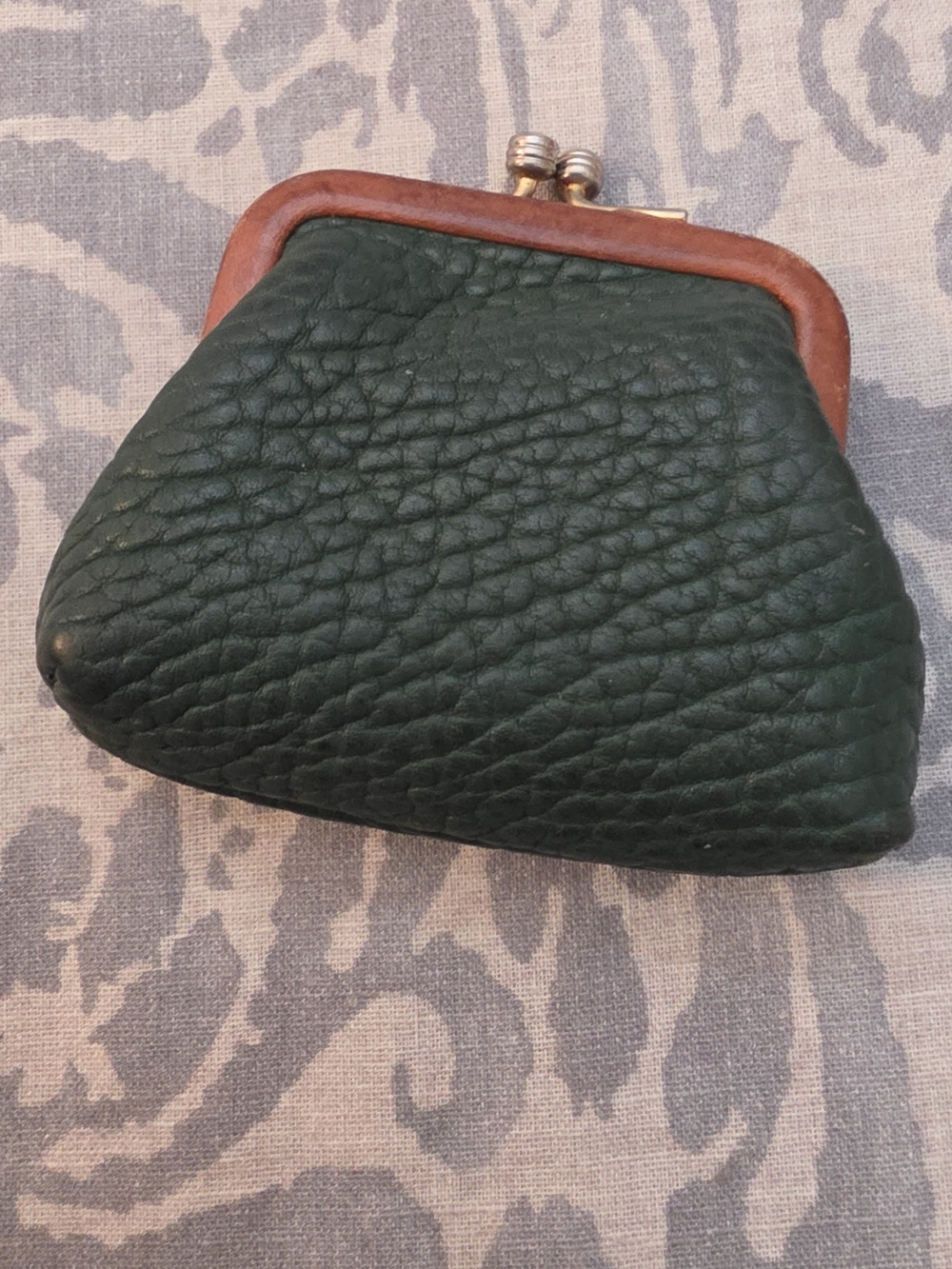 Dooney & Bourke Dark Green Leather Kiss-Lock Coin Purse with Brown Trim - Picture 2 of 3